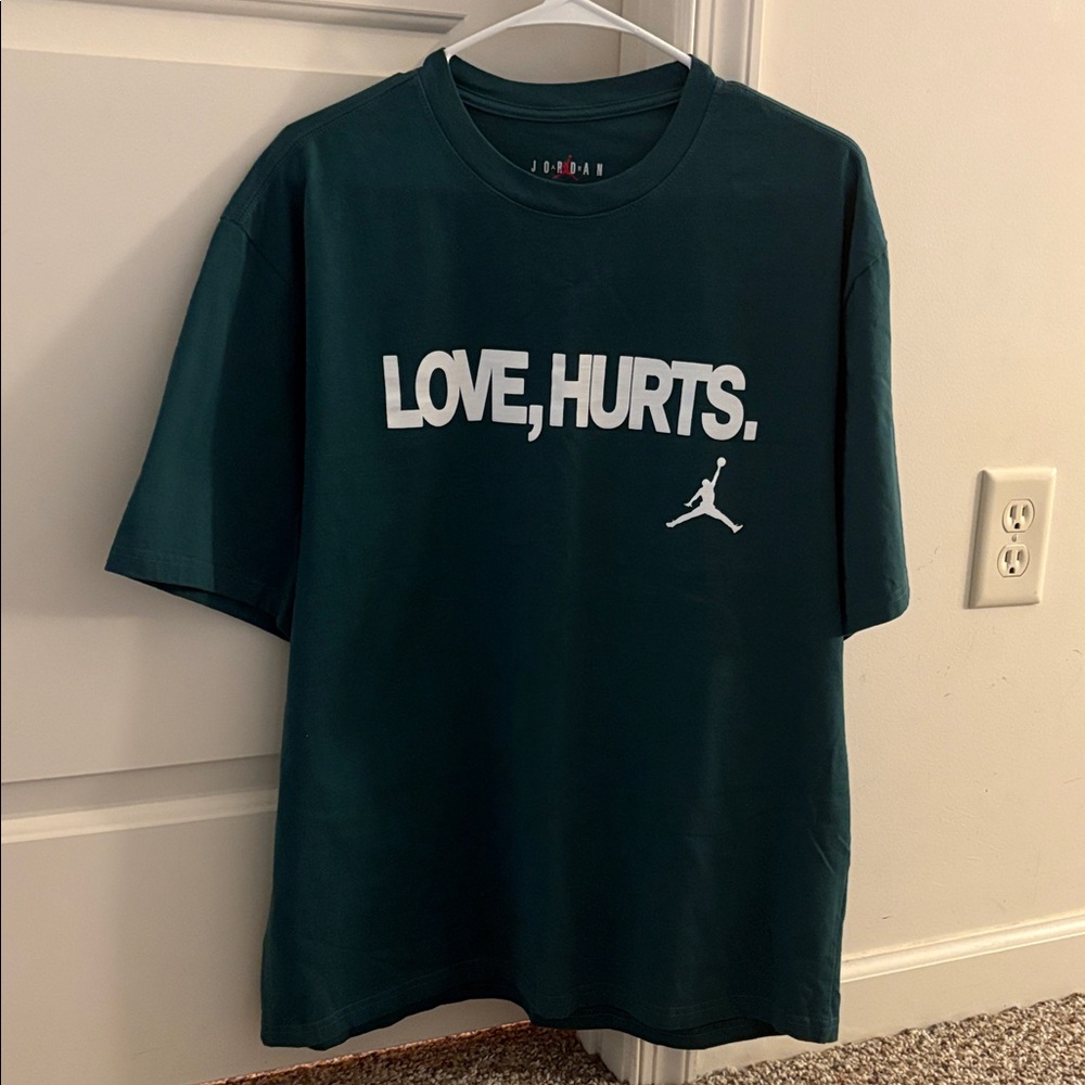 LOVE HURTS JORDAN T-SHIRT MEDIUM